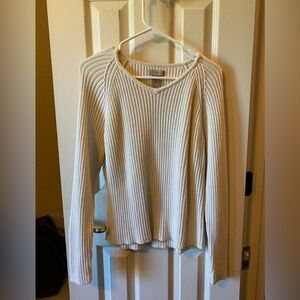 chubky white sweater